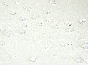 クリーンルーム用シリコンペーパーは、撥水性や耐摩耗性に優れた、滑りやすい無塵の剥離紙です。